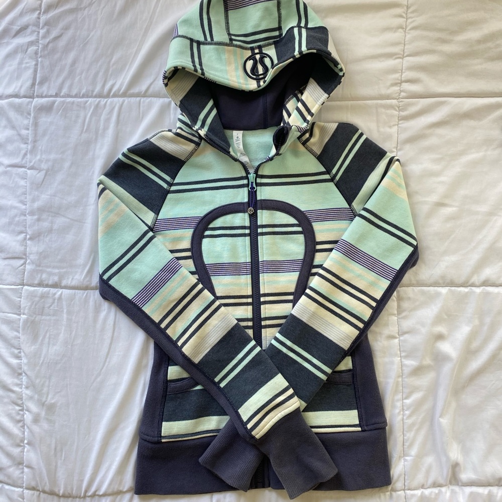 STRIPED LULULEMON SCUBA HOODIE